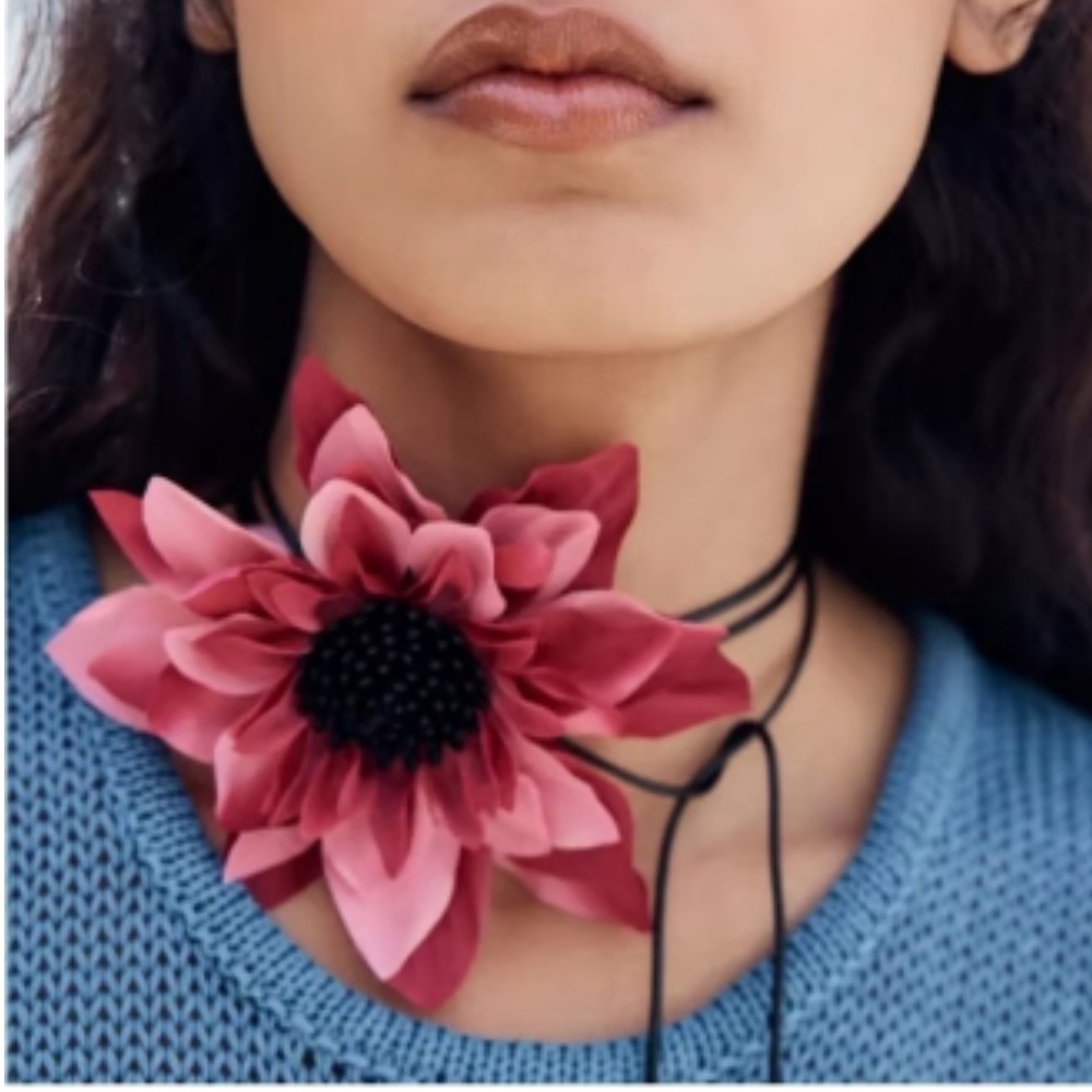ZARA Contrast Flower & Chord Choker Necklace